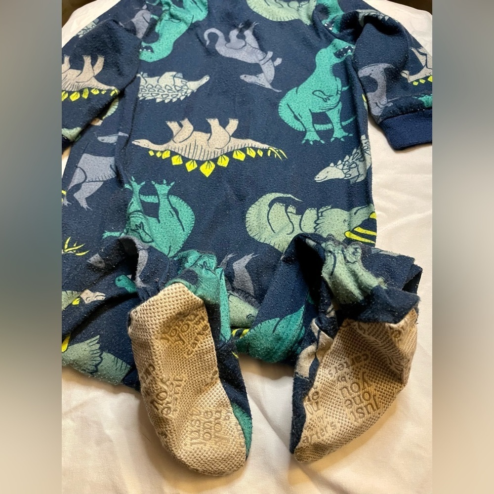 Just One You 18m PRELOVED Dinosaur Footie Pajamas some pilling through out body - Picture 10 of 14